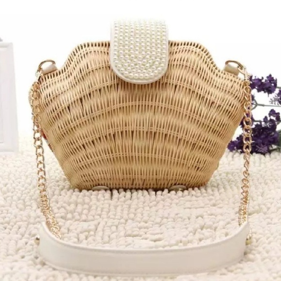 Ameliyiar Handbags - Shell Pearl Wicker Handbag